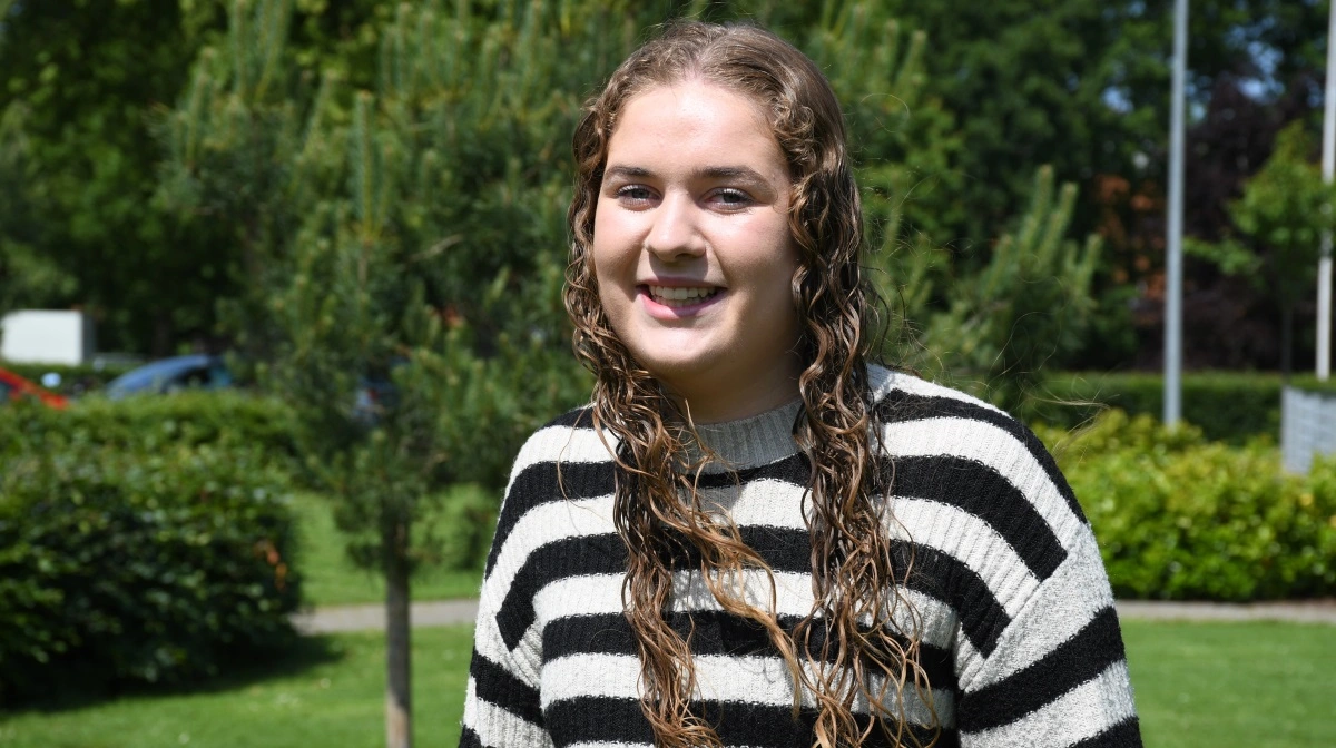 Aya Sofie Samsø Jensen fortæller, at hun søgte elevplads med grise efter den positive oplevelse gennem grisekorpset.