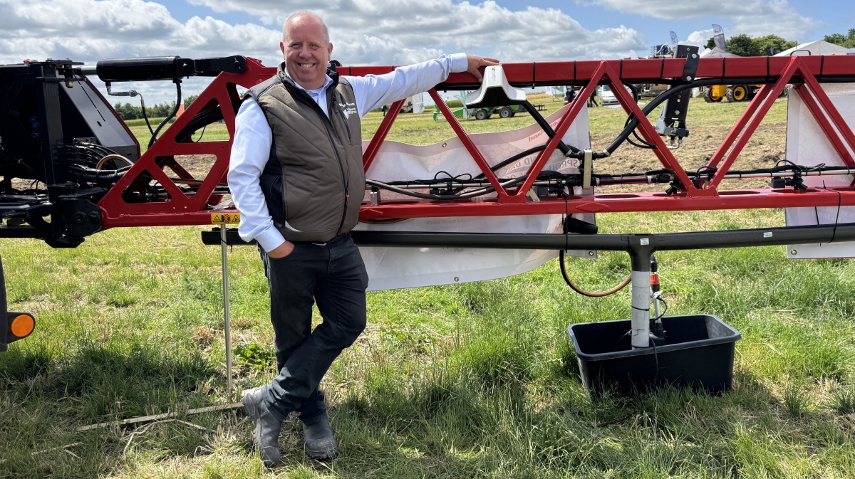 Kverneland indgik sidste år et samarbejde med det norske selskab bag Dat Ecopatch-sensoren. Produktspecialist Mikael Andersen vurderer, at det giver basis for at spare 20-30 procent på det samlede kemiforbrug.