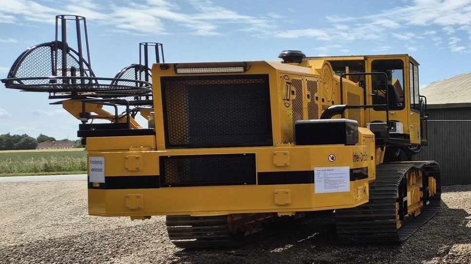 Nyeste skud på stammen ved SM Entreprenørfirma er en Inter-Drain 8080HT hydraulisk Trencher, som er klar til kamp efter sommerferien. Foto: SM Entreprenørfirma
