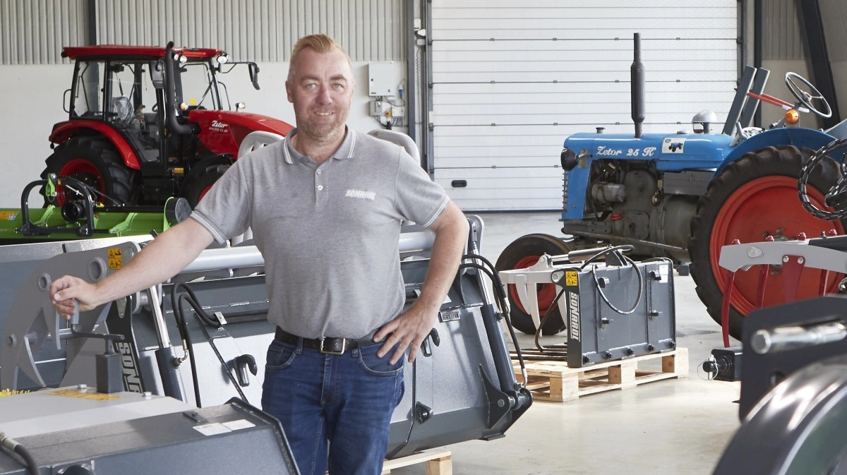 Siden overtagelsen af Zetor-importen fornemmer Michael Jensen en vækket interesse for det legendariske tjekkiske traktormærke, og ikke mindst har han store forventninger, når den helt nye serie 6 kommer på markedet. Foruden Danmark er Danatek fra i år også Zetor-importør i Norge.