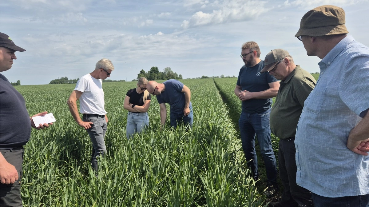 En gruppe danske landmænd fra Foreningen for Reduceret Jordbearbejdning i Danmark besøgte for nylig Sadala Agro for at få inspiration til det regenerative landbrug.