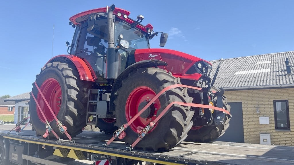 Danatek A/S i Farsø præsenterer helt ny traktorserie fra Zetor med ZF-transmission og Deutz-motor.