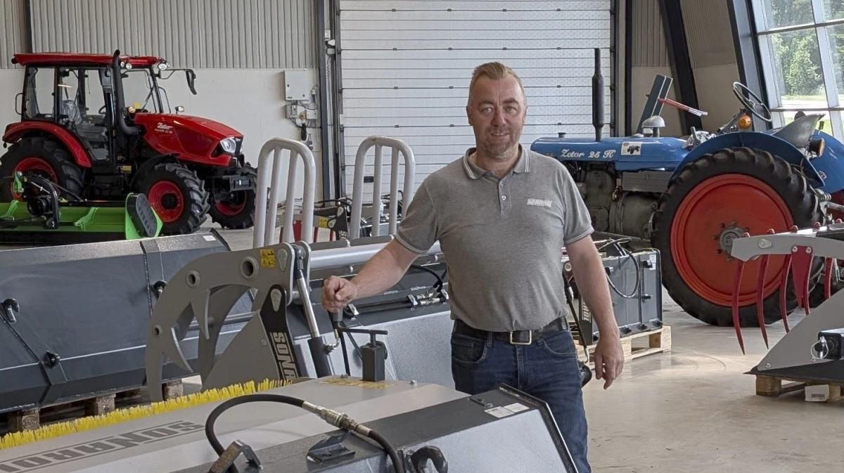 Siden overtagelsen af Zetor-importen for to år siden fornemmer Michael Jensen en vækket interesse for det legendariske tjekkiske traktormærke, og ikke mindst har han store forventninger, når den helt nye serie 6 kommer på markedet. Foruden Danmark er Danatek fra i år også Zetor-importør i Norge. Foto: Erik Hansen