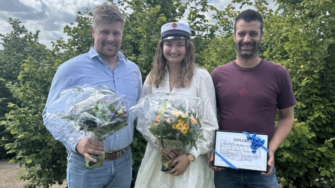 Asmildkloster Landbrugsskole kårede Van Heesch Dairy Partnership som Årets Læreplads 2025 EUX. Tinna Kristensen, som er lærling hos Van Heesch, har indstillet virksomheden.