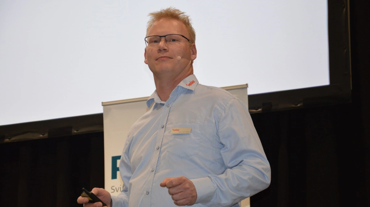- Selvom det aldrig er bevist at have effekt, er det stadig god latin at tilsætte ekstra E-vitamin i foderet de første par måneder efter ny høst. Sådan lyder det fra Peter Mark Nielsen. Arkivfotos: Camilla Bønløkke
