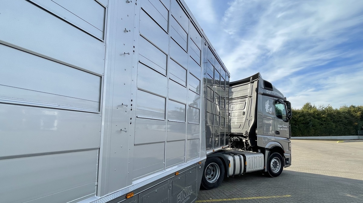 Landsretten har givet Danske Svineproducenter og Sammark medhold i en principiel sag mod Fødevarestyrelsen om et ugyldigt højdekrav i transportbekendtgørelsen.