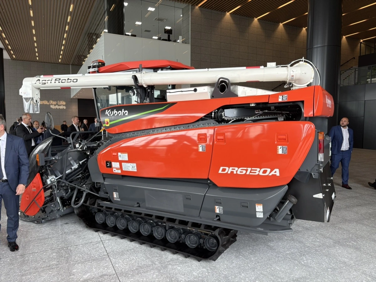 En autonom rishøster fra Kubota, der allerede kører operationelt i japanske rismarker.