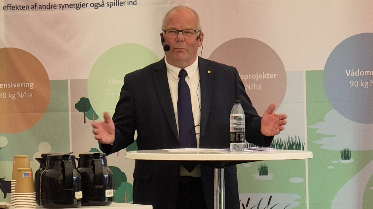 Formanden for Landsskuet, Kristian Gade, bød velkommen i teltet med fokus på grøn omstilling. Foto: Tenna Bang