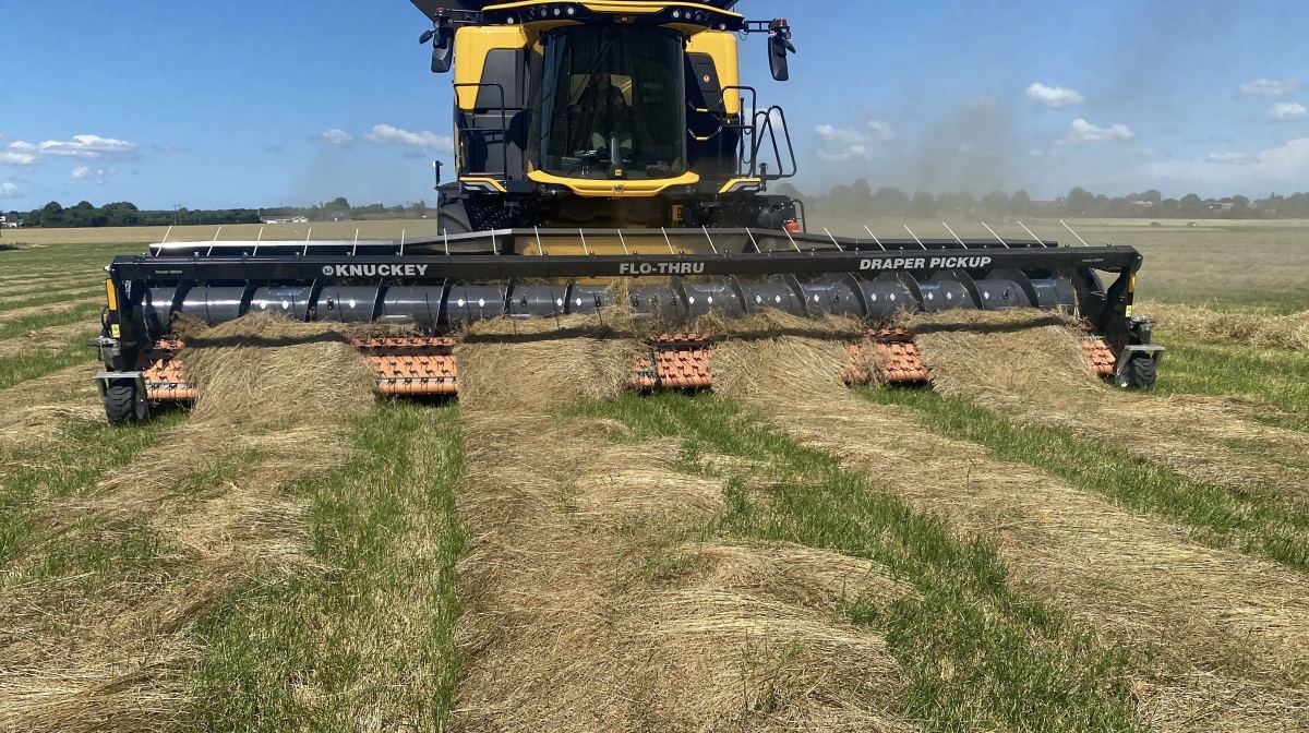 New Holland forhandleren Johs. Mertz A/S har landet importen af Australske Knuckey, der producerer pick-up’er i helt op til 12 meters arbejdsbredde.