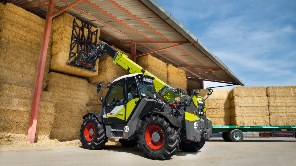 Claas præsenterer nu en tilføjelse til programmet af teleskoplæssere, der bliver bygget af Liebherr. Med otte meter armlængde og 4.800 kg løftekapacitet er den oplagt til kunder, der håndterer meget halm.