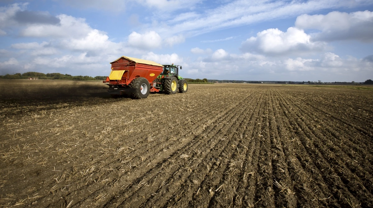 Biochar er et produkt fremstillet af biomasse og kan bruges til at løse flere miljømæssige og landbrugsmæssige udfordringer. Arkivfoto