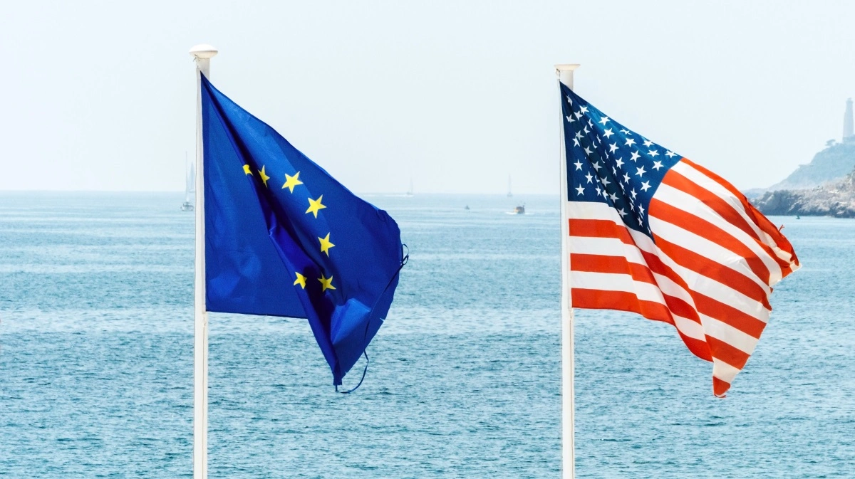 Søndag har EU og USA efter længere tids tilløb indgået en ny handelsaftale, hvor europæisk vareeksport til USA bliver påført en told på 15 procent. Foto: Colourbox