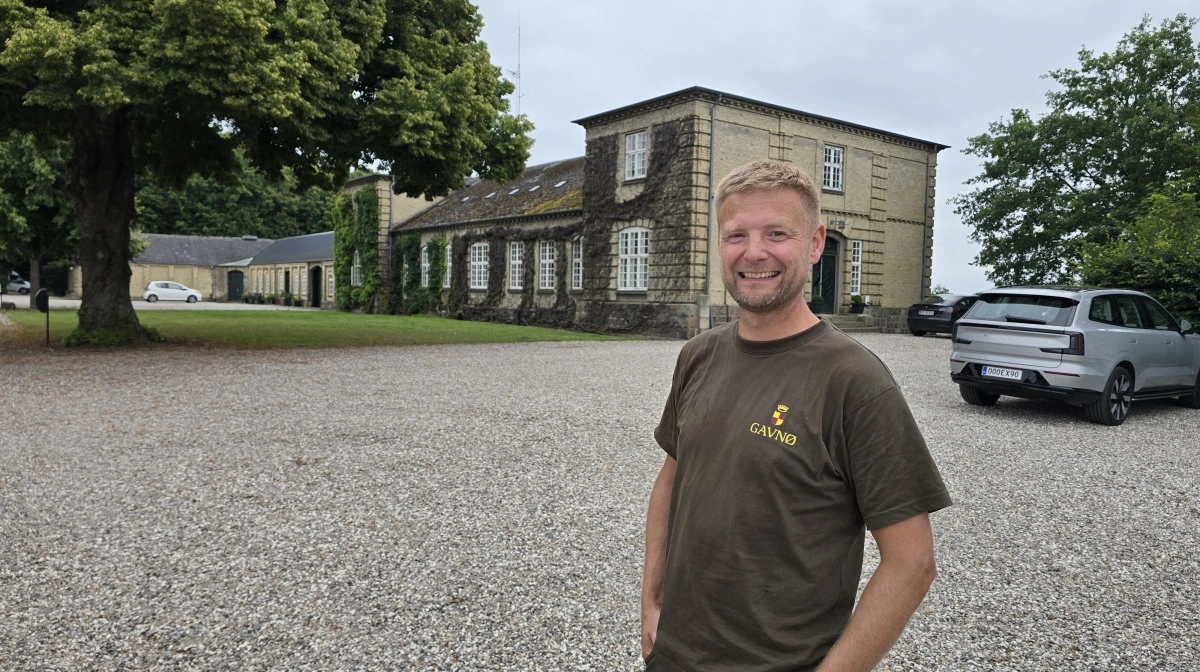 - Faktisk er de fleste afgrøder høstklare nu eller de nærmeste dage. Så det er kun vejret, vi mangler for at køre, siger Lars Rasmussen, som er i gang med sin 10. sæson som inspektør på Gavnø Gods.