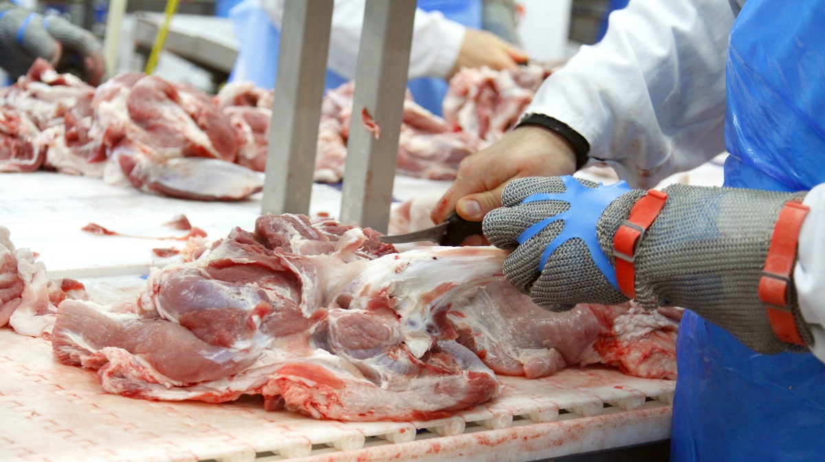 Vions topchef åbner for at blive i Tyskland, mens Premium Food Group og Westfleisch bejler til landmændene.