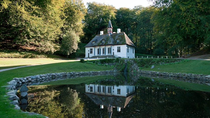 Lystslottet i Liselunds romantiske have. Fotos: Nationalmuseet