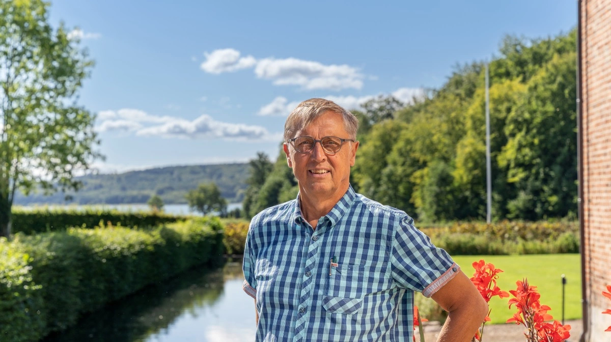 Svend-Åge Bruun kan i år fejre 25-års jubilæum som landbrugsmægler – en periode, hvor han har fulgt markedet tæt gennem op- og nedture. Foto: Landbrugsmæglerne ApS