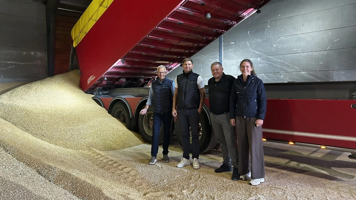 Danish Agro oplever, at landmændene har prissat deres høst på forkant, ligesom de i øvrigt anbefalede. Udbytterne er indtil nu rimelige – hvilket, de fortæller, også ses i resten af Europa.
