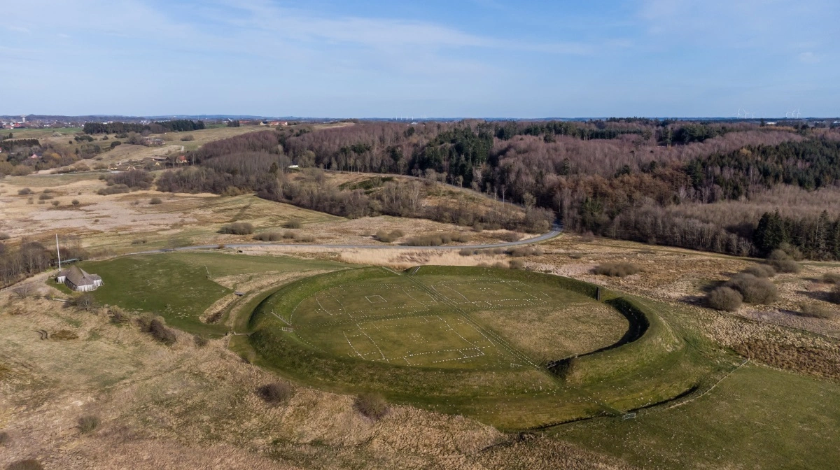 Sidste år besøgte lidt over 30.000 gæster, bestående af 58 nationaliteter, Fyrkat. Foto: Colourbox