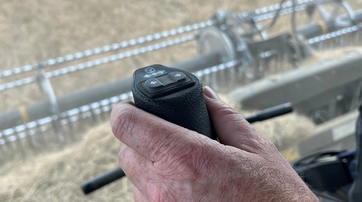 Retningen styres med et joystick i venstre side. Foto: Jesper Hallgren