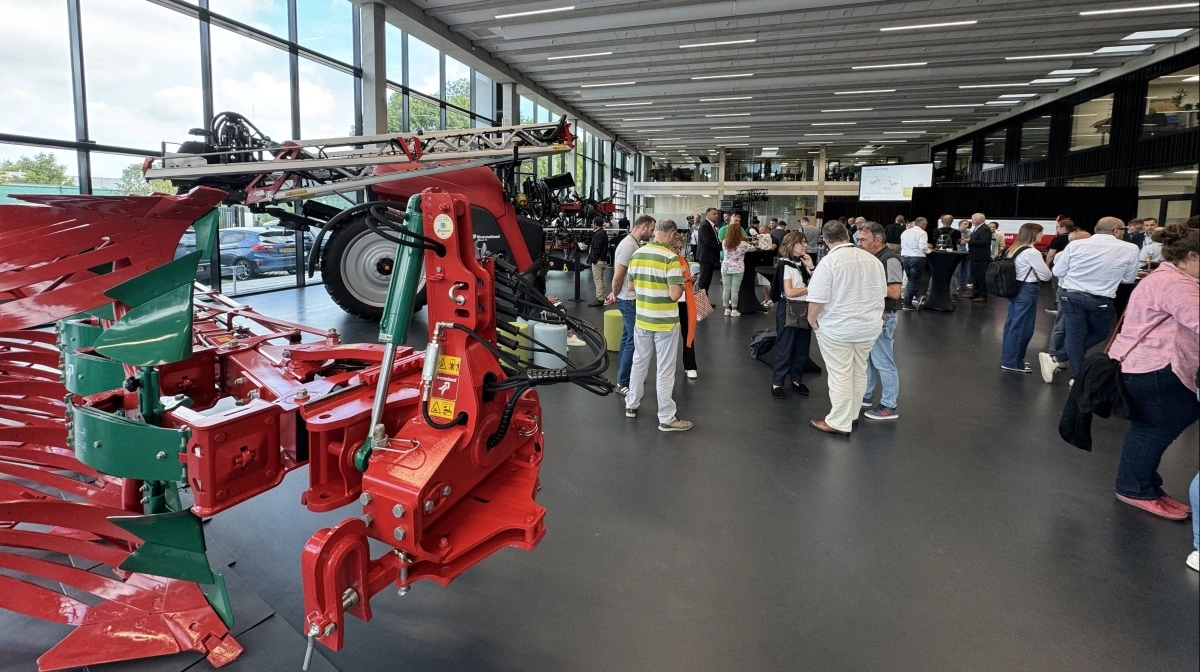 Kverneland løftede i dag sløret for en række nyheder på et pressemøde i Amsterdam forud for Agritechnica, blandt andet nye Variomat-plove med automatisk trækjustering, gødningsspredere med RapidRate-dosering, spotsprøjtning med DAT Ecopatch og Isobus-terminaler med fuld systemintegration. Foto: Per Jørgensen