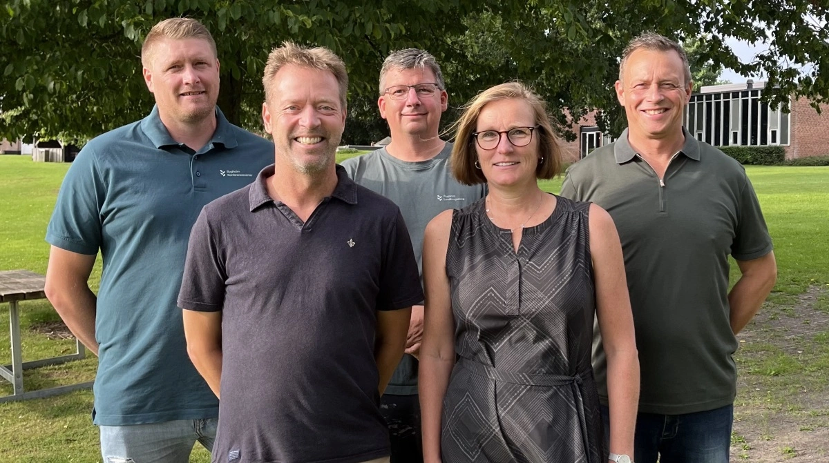 Den nye ledelse på Bygholm Landbrugsskole består nu af Lotte Bidstrup Ipsen, forstander, Keld Kallestrup, udviklingschef, Jakob Nielsen, uddannelseschef, Thorkild Højsgaard, teknisk servicechef og Jonas Bernhardt, konference- og køkkenchef. Foto: Bygholm Landbrugsskole
