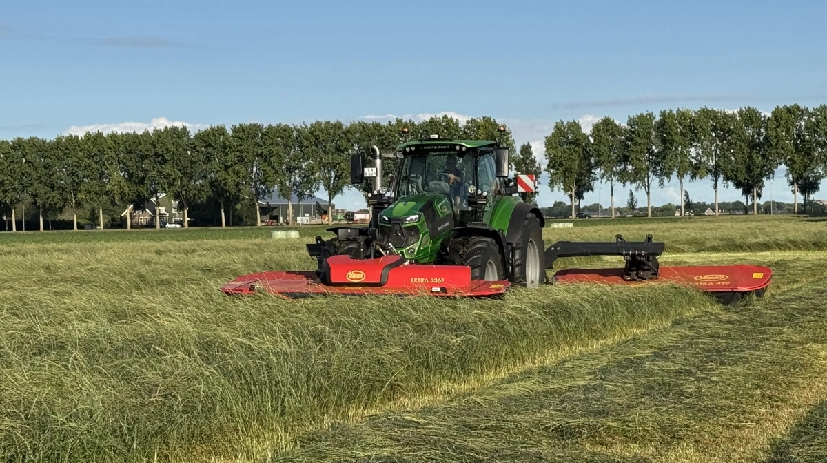 Den nye 2836 F frontskårlægger fra Kverneland har QuattroLink-affjedring, NonStop BreakBack og op til 3,6 meters arbejdsbredde. PTO-valg mellem 750 og 1000 o/min giver fleksibilitet i motorydelse og brændstofforbrug. Fotos: Per Jørgensen