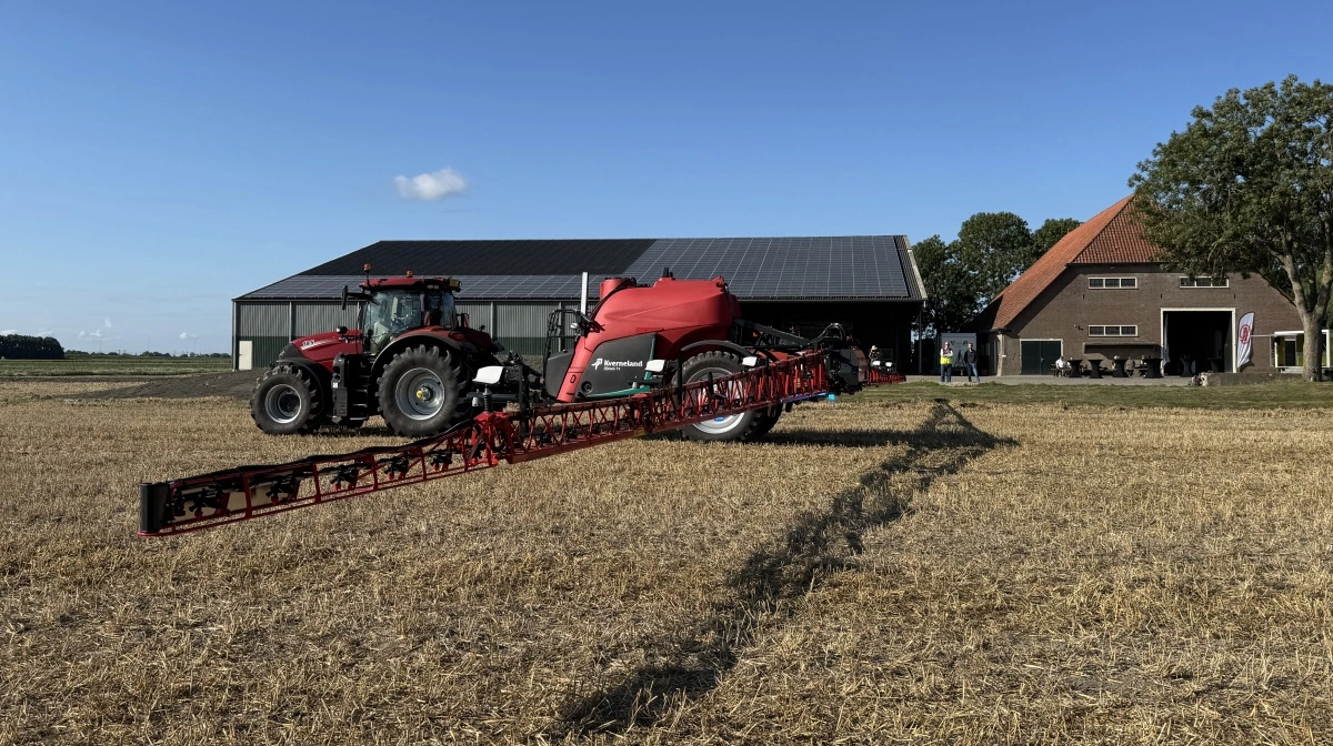 Kvernelands marksprøjter er nu udstyret med avanceret teknik som iXflow-Pulse og DAT Ecopatch. Systemerne justerer tryk, dyser og dosering automatisk i realtid for at sikre maksimal præcision og minimalt forbrug. Foto: Per Jørgensen