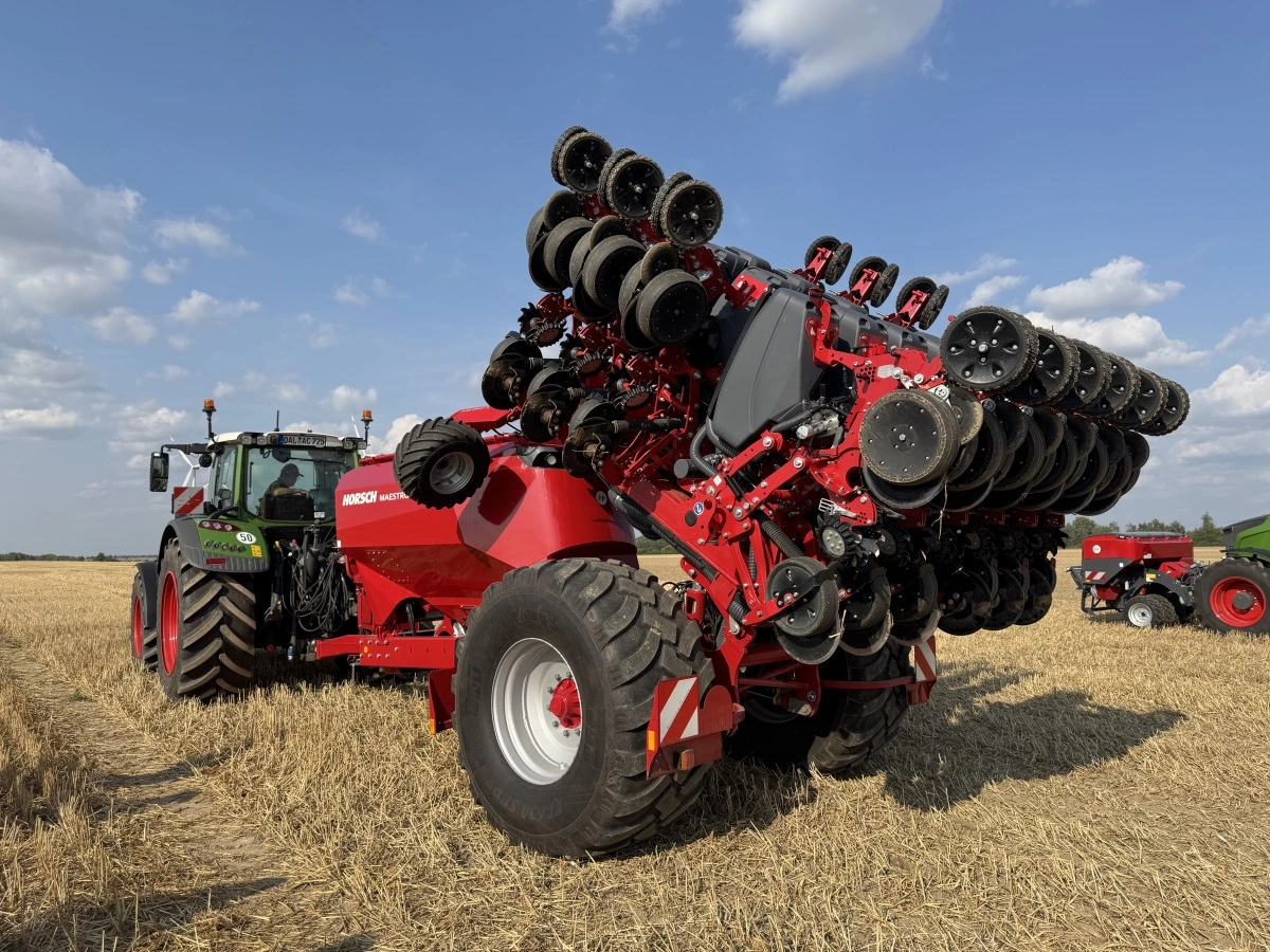 Horsch Maestro 12 TX er kompakt i transportstillingen. 