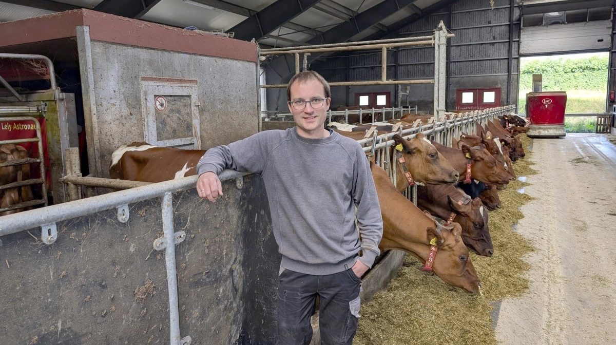 - Det er en tilfredsstillelse, at pengene nu kommer ud at arbejde hos os til investeringer og vedligeholdelse af produktionsapparatet, understreger mælkeproducent Johan Bebe. Foto: Erik Hansen