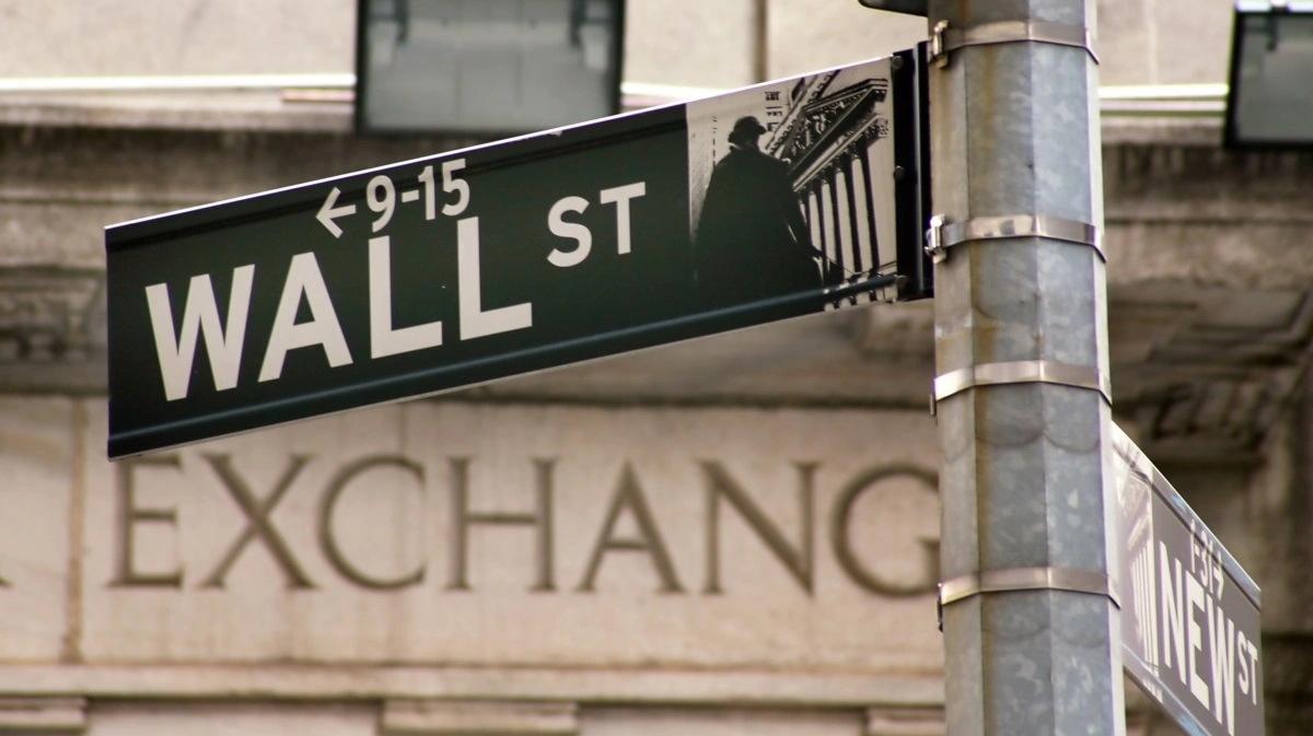 Wall Street er igen drevet af teknologigiganter – præcis som i slutningen af 90’erne. Spørgsmålet er, om historien gentager sig, eller om rentepolitikken denne gang ændrer kursen. Arkivfoto