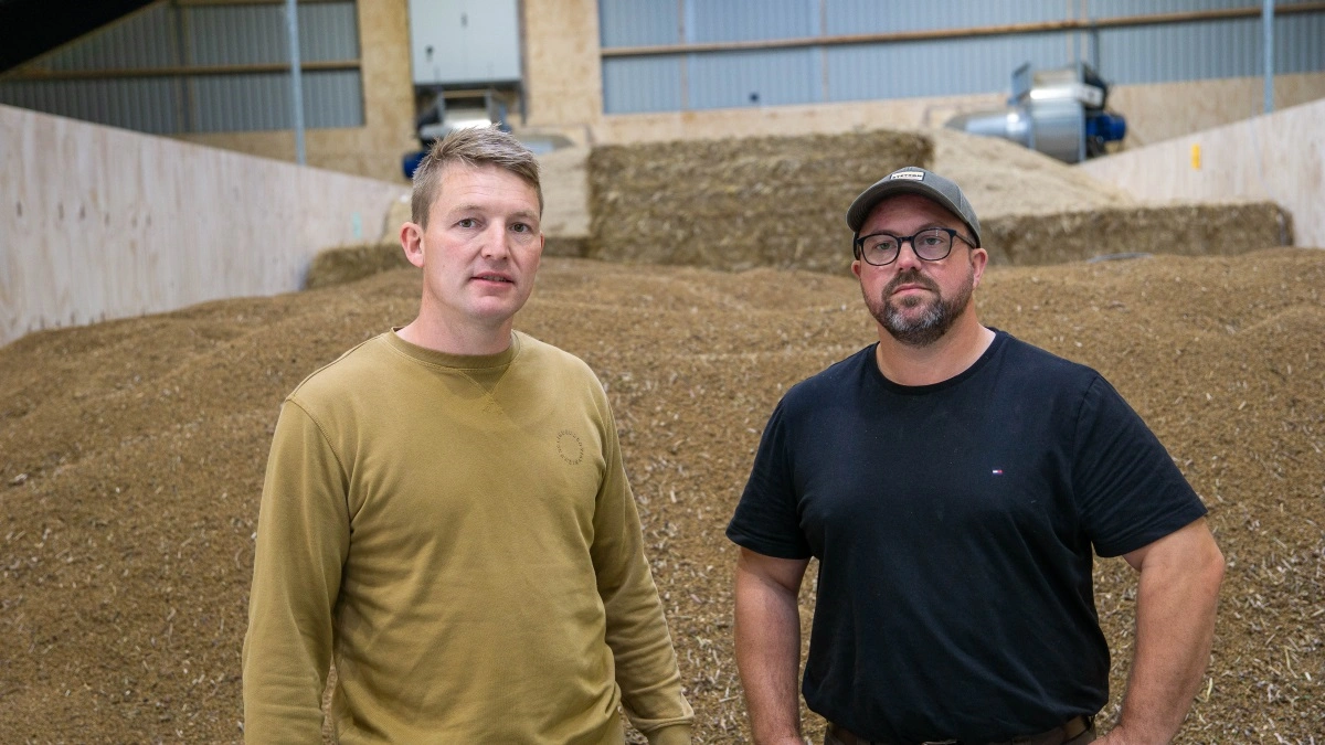 Fra venstre: Christian Jørgensen og Steffen Møller Rasmussen har kendt hinanden siden deres fælles tid på landbrugsskolen.