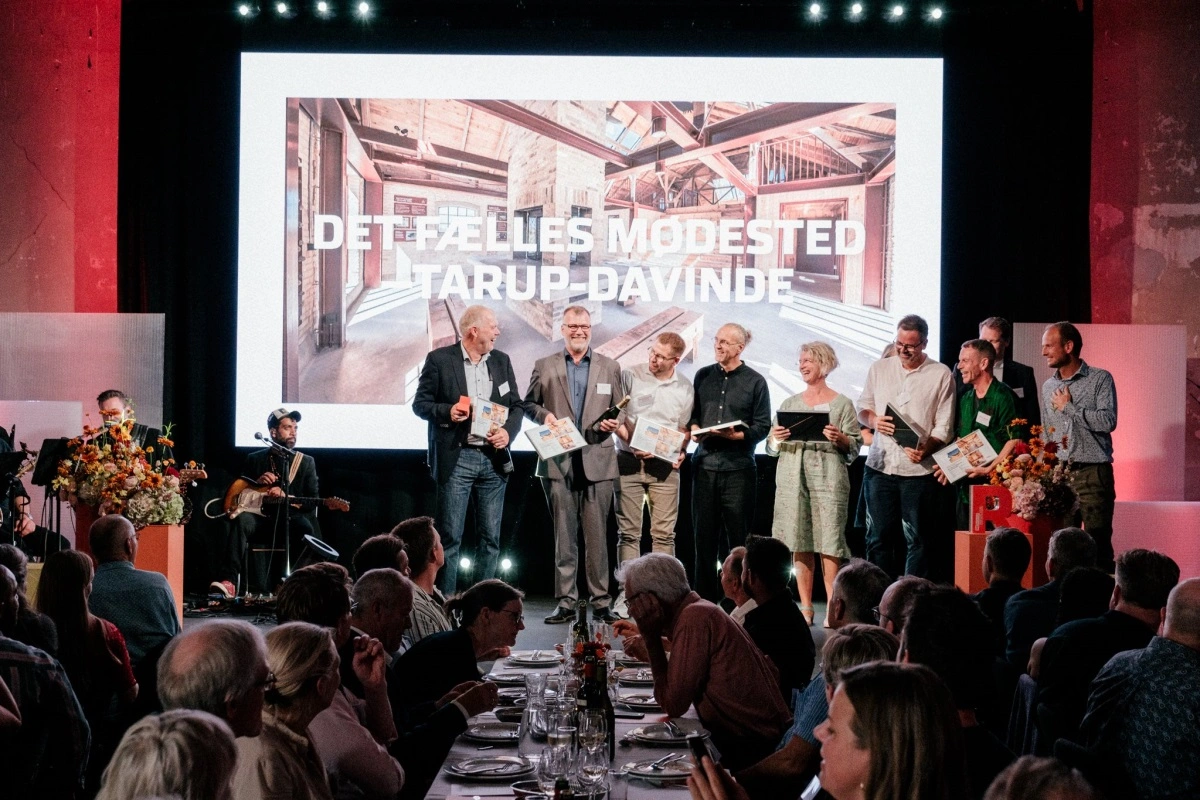 Holdet bag Det Fælles Mødested, Tarup-Davinde på Fyn 