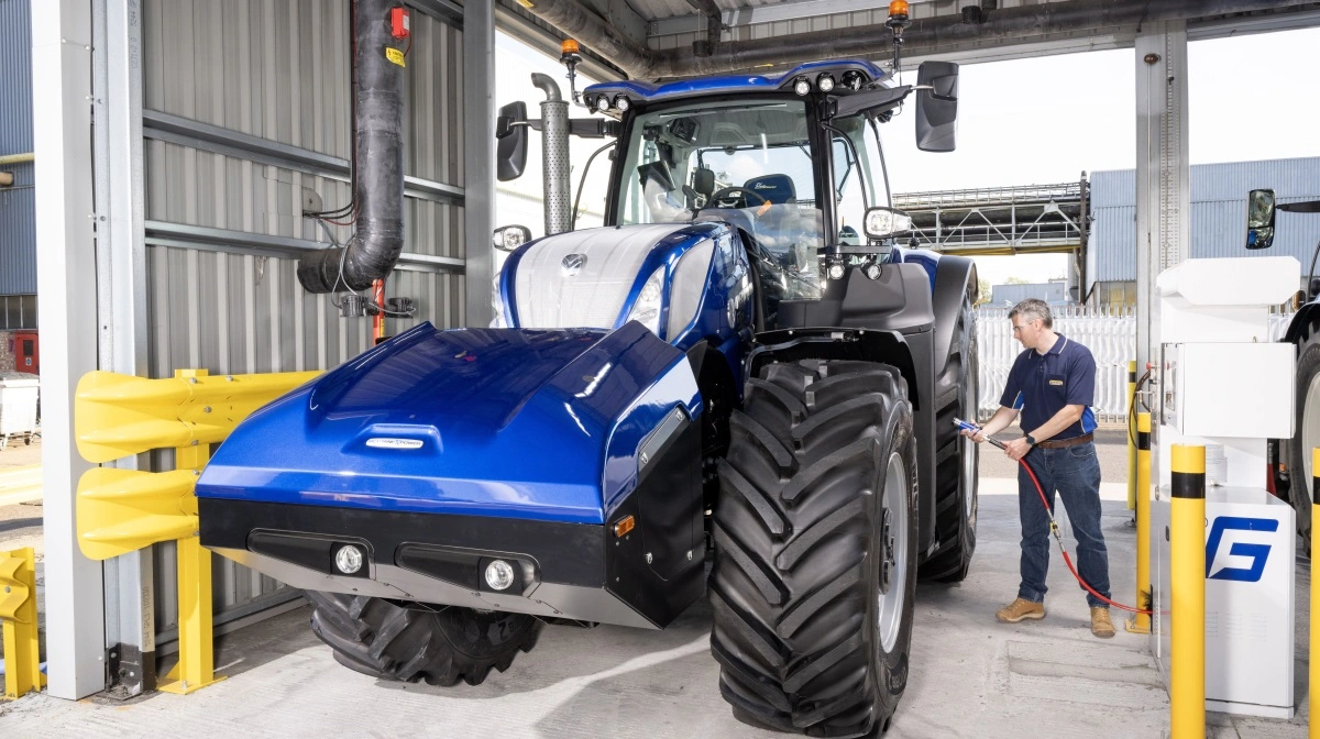 New Holland er nu klar med næste skridt på effektstigen: traktoren T7.270 Methane Power, der kører på metan. Foto: CNH