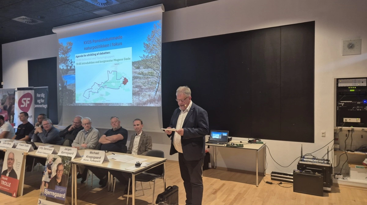 Jammerbugt-borgmester Mogens Gade startede aftenen med at ridse et forløb op om naturnationalparken, der efter hans mening kunne have gået langt bedre, end det gik. 