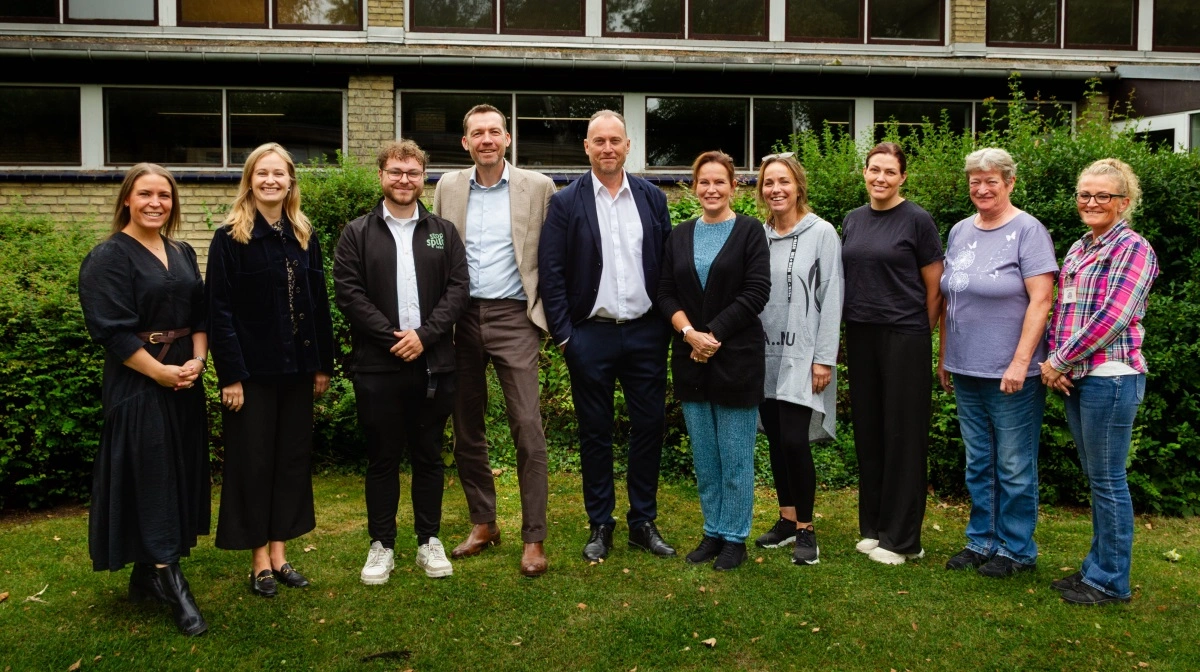 For nylig besøgte en større delegation fra Dagrofa/Dagrofa Foodservice den Madoase i Glostrup hvorfra, at frivillige fra Stop Spild Lokalt uddeler overskudsvarer fra erhvervslivet.