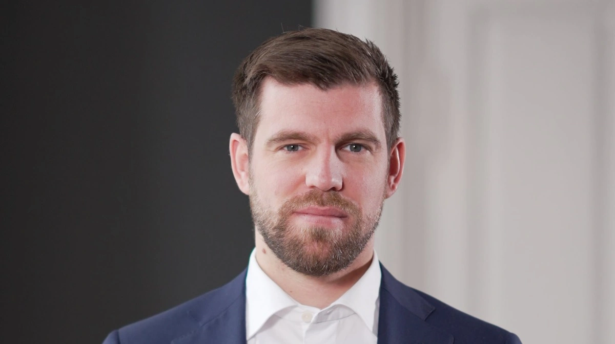 Landdistriktsminister Morten Dahlin (V), lover en løsning i efteråret, så planloven ikke spænder ben for landmænd, der ønsker at udvide tæt på energianlæg. Foto: By- Land- og Kirkeministeret