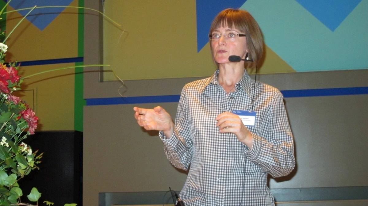 Professor ved Aarhus Universitet, Institut for Husdyr- og Veterinærvidenskab Margit Bak Jensen forsker i, hvordan vi holder og håndterer vores husdyr på en sådan måde, at de kan bruge deres egen naturlige adfærd og egne evner til at fungere i vores systemer, og til at have det godt i vores systemer. Arkivfoto: Camilla Bønløkke