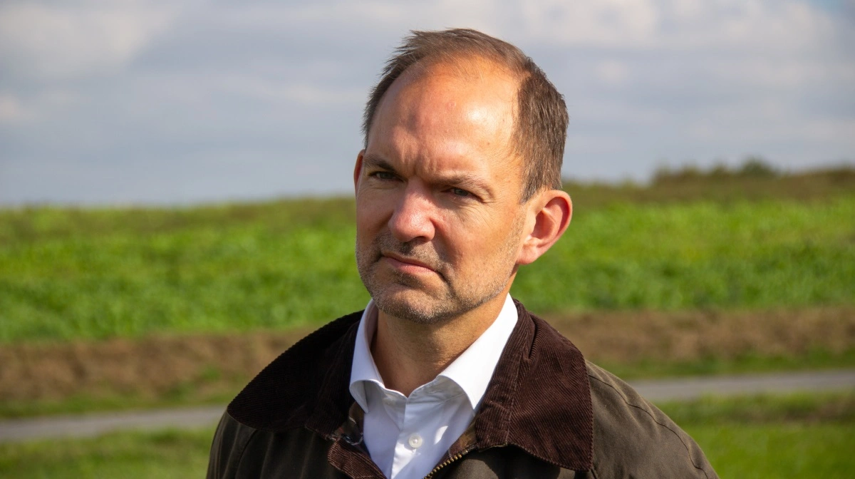 Jeppe Bruus (S) oplyser i et folketingssvar, at kun 25 bedrifter har søgt tilskud til at anvende 3-NOP i en helårsordning, svarende til cirka 3 procent af malkekøerne. Der var afsat finansiering til 33 procent. Foto: Morten Ipsen