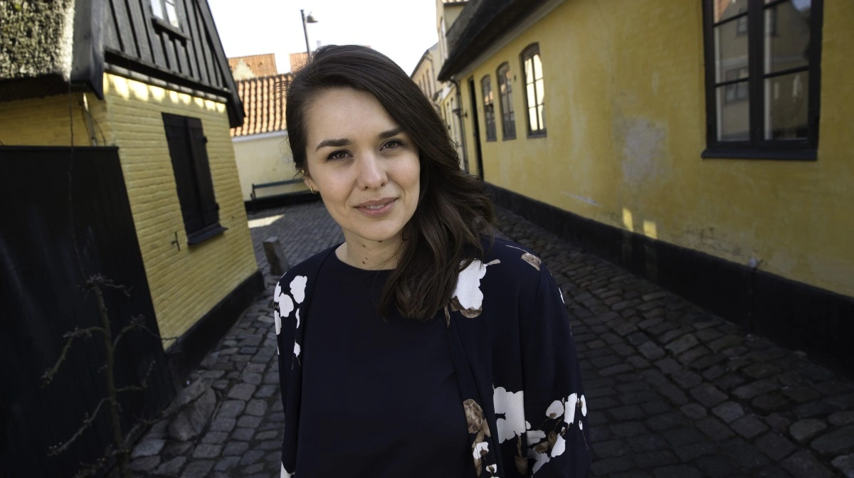 Historiker Cecilie Nielsen, blandt andet kendt fra Dronningeriget, bliver vært for to historiske programmer på DR i den kommende tid. Foto: DR/Bjarne Bergius Hermansen
