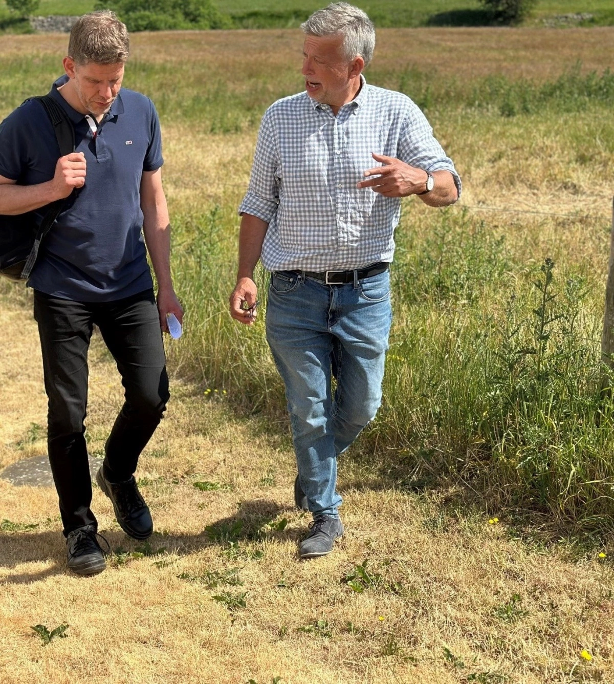 Fra venstre: Anders Fogh, souschef i Husdyr i Seges Innovation og adm. direktør i VikingDanmark, Hans Peter Bay. 