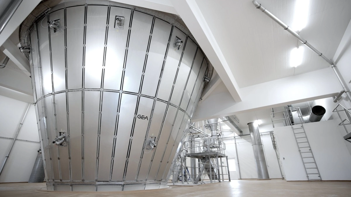 Arla opnår teknologisk gennembrud med højtemperatur-varmepumpe, der reducerer CO2-udledninger med over 1.500 ton årligt. Foto: Arla Foods