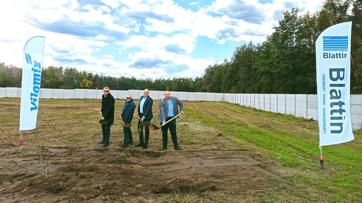 Vilomix investerer i ny premix-fabrik i Polen for at styrke kapacitet, fleksibilitet og regional vækst. Her ses første spadestik til fabrikken. Foto: Vilomix