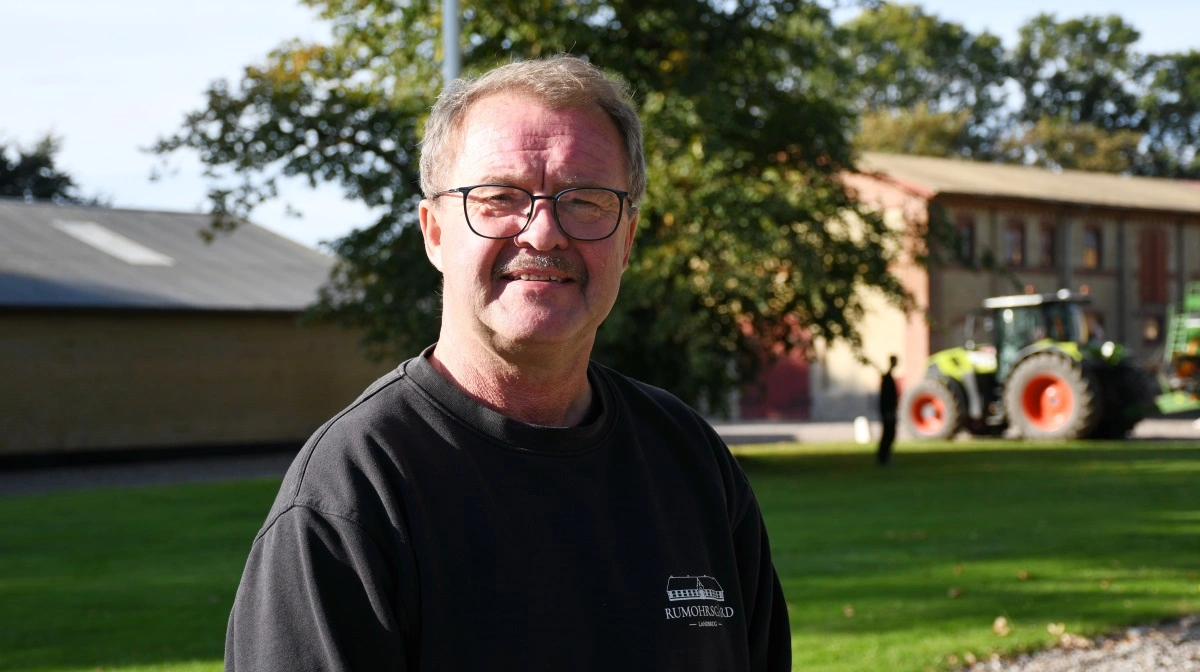 Holger Iversen er tredje generation på den gamle herregård Rumohrsgaard. Fotos: Camilla Bønløkke