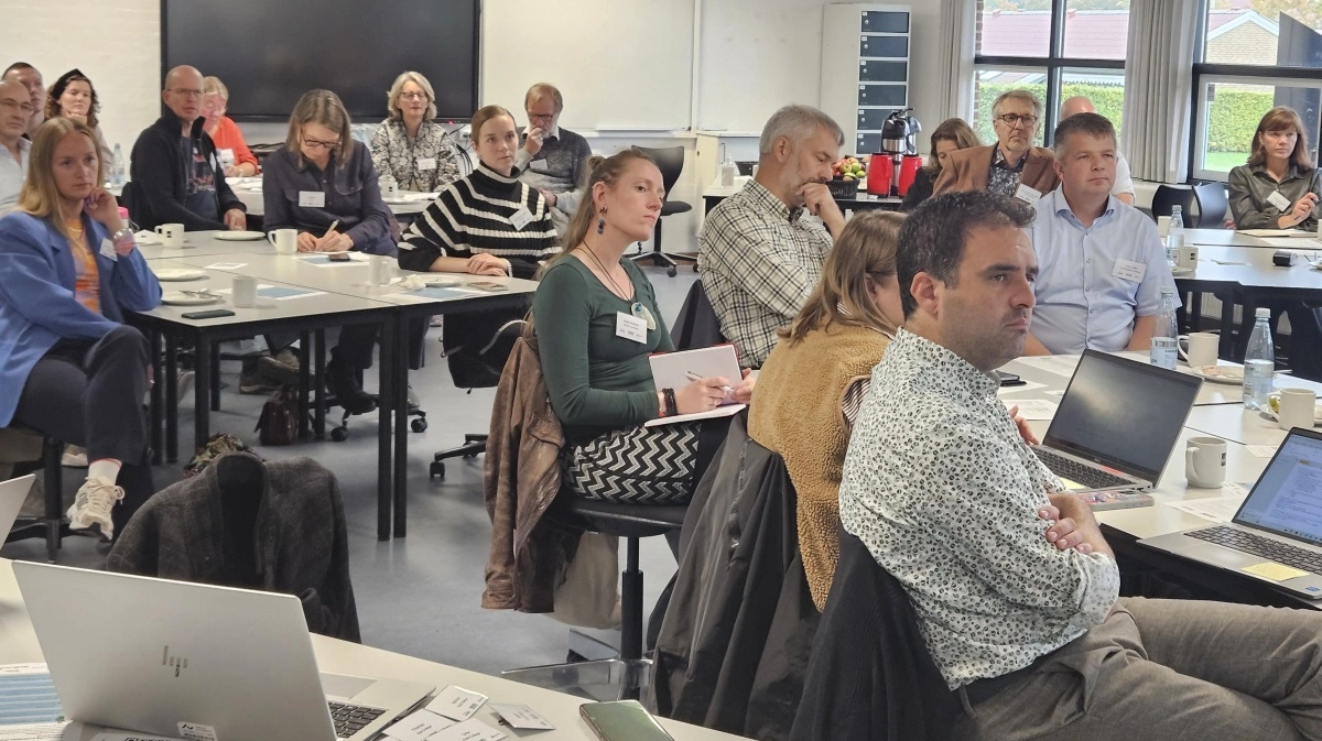 Knap 50 deltagere, hvoraf flere kom fra udlandet, blev forleden klogere på klimavenlig produktion af danske ærter, da blandt andet Seges Innovation, Aarhus Universitet og Nordic Seed havde invitereret til konference om emnet på Kold College i Odense. Fotos: Henriette Lemvig