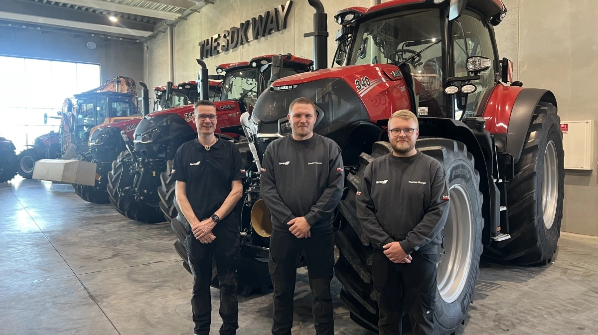 På billedet er det serviceleder Lars Lynge Ralsted (tv) sammen med Daniel Clausen og Rasmus Stryger Hansen, SDK Sakskøbing.