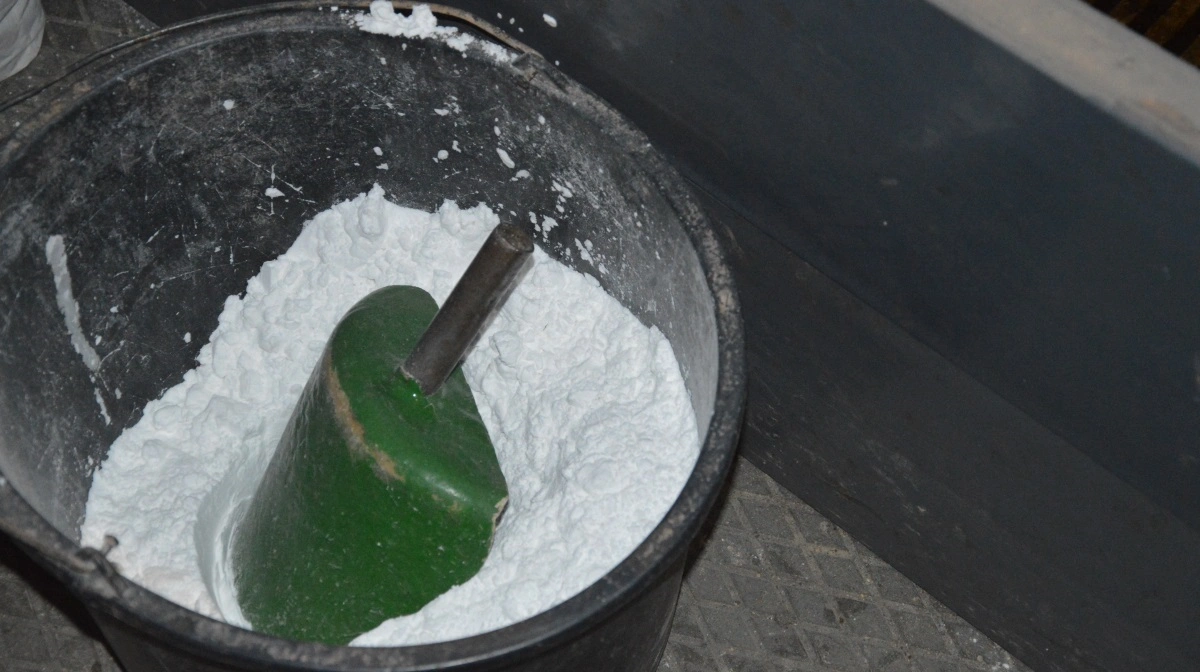 - Det er nemt at forklare medarbejderne, at de sagtens kan holde igen med mængden af kartoffelmel, de bruger, fortæller Anders Peter Andersen.