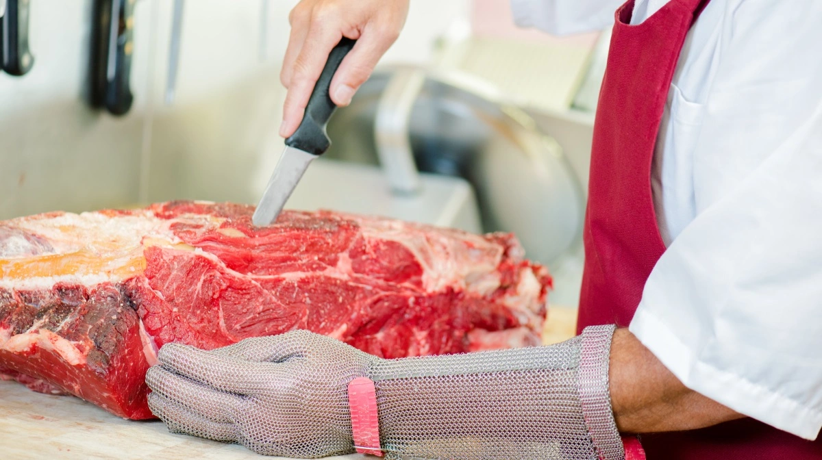 Trods stigende oksekødspriser oplever slagterne fremgang – kunderne vælger kvalitet, håndværk og tillid frem for pris. Foto: Colourbox