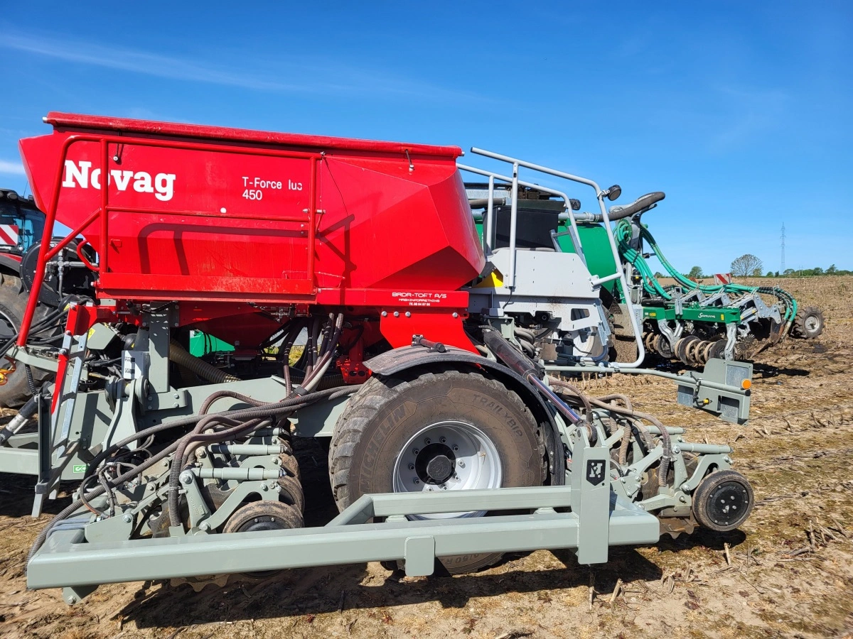 Der blev også sået majs med maskinen efter en placeringsnedfælder. 