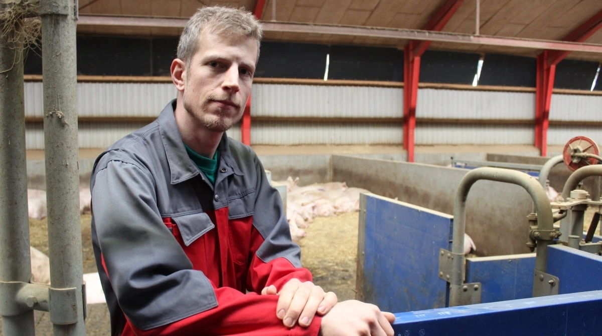 Formand for Danske Svineproducenter, Jeppe Bloch Nielsen, advarer mod stigende kontrol. Han ser hellere hjælp til besætninger med problemer, og frygter for medarbejdernes reaktioner og lyst til at arbejde i branchen. Arkivfoto: Anne Wolfenberg
