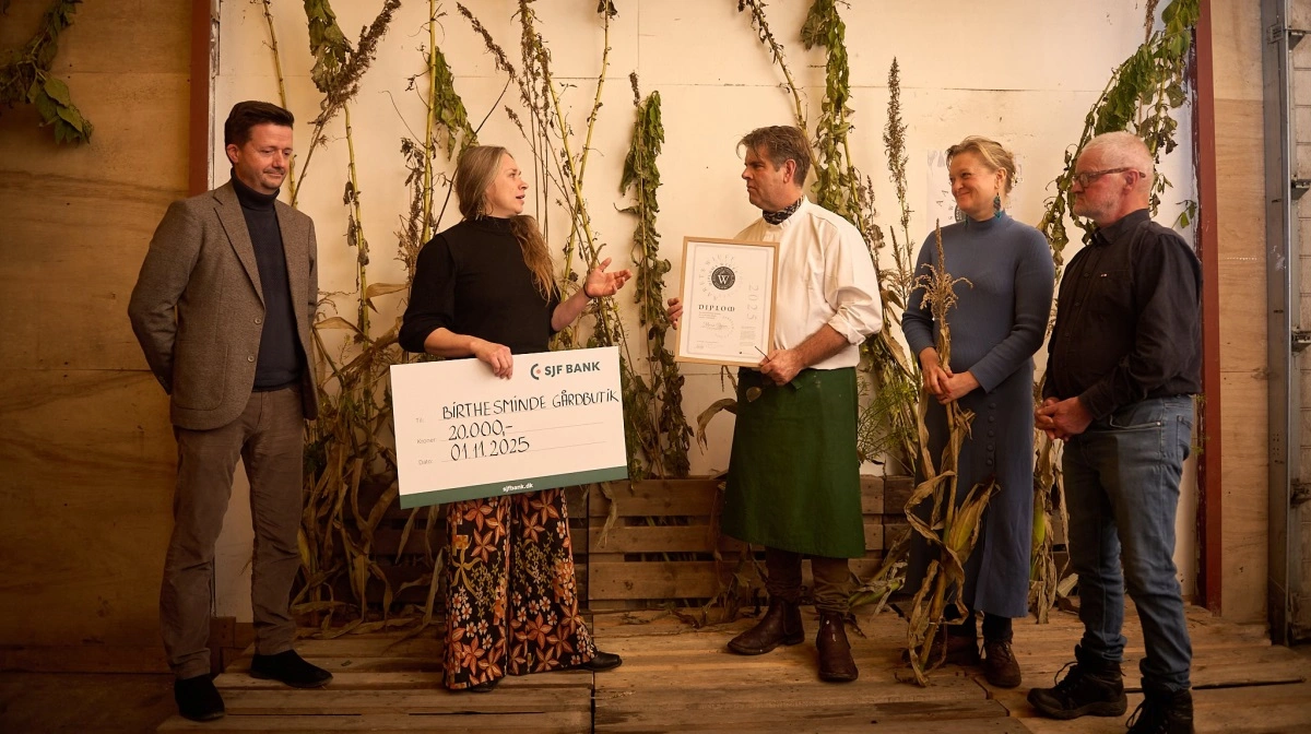 - Jeg håber, at prisen her vil inspirere flere til at gå den ekstra mil for de gode råvarer, og at forbrugere og kokke også bliver mindet om, at der er forskel på råvarer og produkter, og hvordan de er blevet til, sagde Marie Bojsen i sin takketale. Fotos: Lokale Fødevarer Danmark